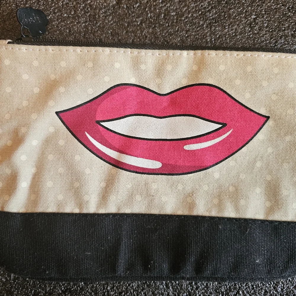 Brand New Never Used Beautiful Ipsy Makeup Bag
